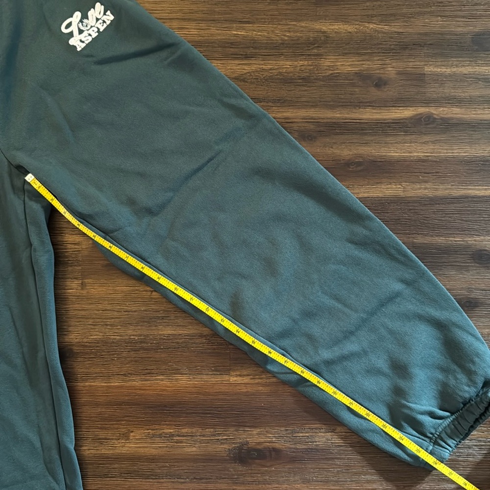 PINK Victoria’s Secret Deep Forest Green Ivy Fleece Campus Sweatpants Medium NWT - Picture 9 of 10